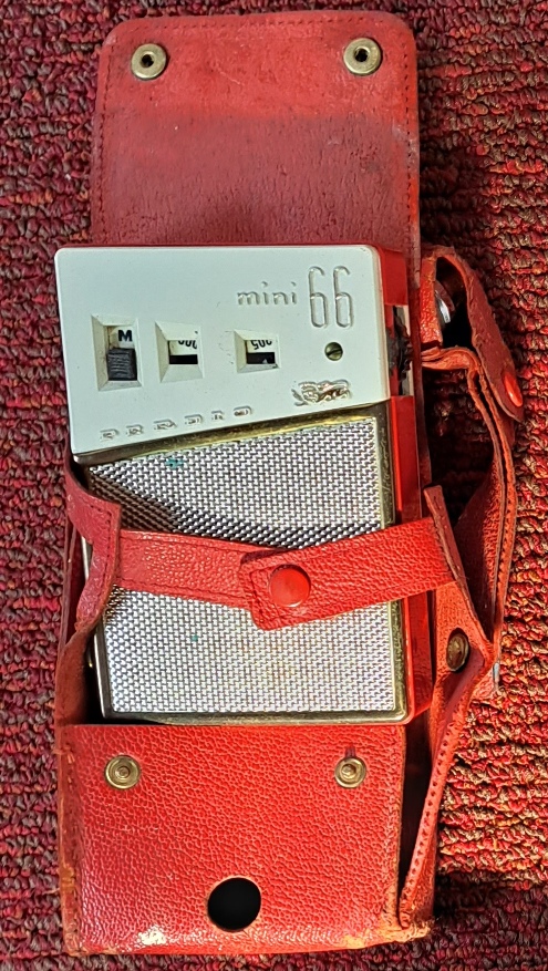 Perdio Mini 66 Transister Radio & Case 1960's